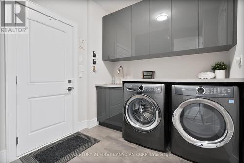 16 Foxborough Place, Thames Centre (Thorndale), ON - Indoor Photo Showing Laundry Room
