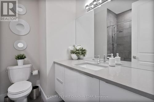 16 Foxborough Place, Thames Centre (Thorndale), ON - Indoor Photo Showing Bathroom