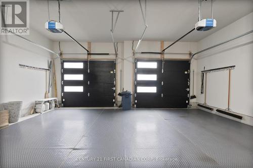 16 Foxborough Place, Thames Centre (Thorndale), ON - Indoor Photo Showing Garage