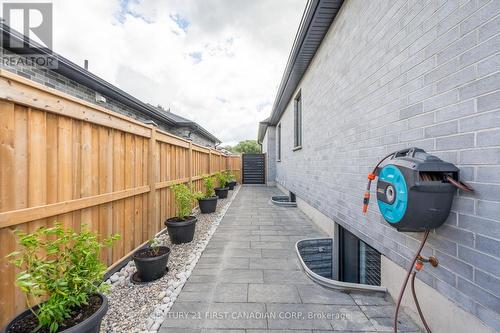 16 Foxborough Place, Thames Centre (Thorndale), ON - Outdoor With Exterior