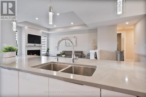 16 Foxborough Place, Thames Centre (Thorndale), ON - Indoor Photo Showing Kitchen With Double Sink