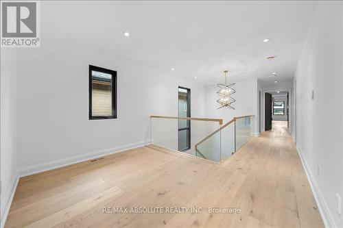 515 Roosevelt Avenue, Ottawa, ON - Indoor Photo Showing Other Room