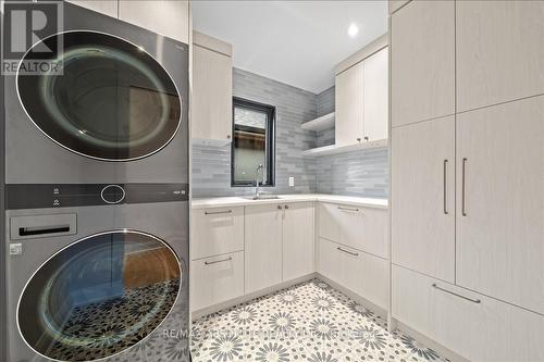 515 Roosevelt Avenue, Ottawa, ON - Indoor Photo Showing Laundry Room