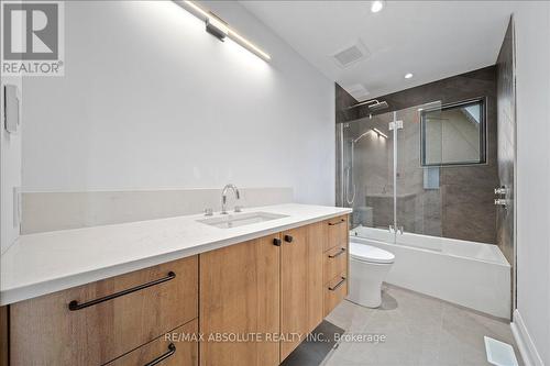 515 Roosevelt Avenue, Ottawa, ON - Indoor Photo Showing Bathroom