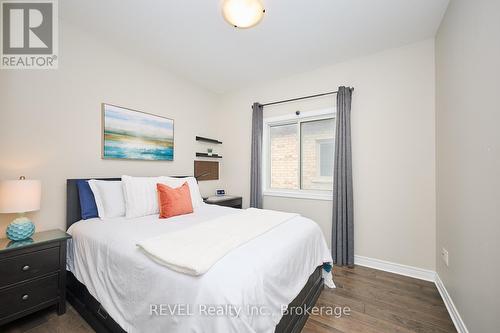 5 Cinnamon Street, Thorold (Rolling Meadows), ON - Indoor Photo Showing Bedroom