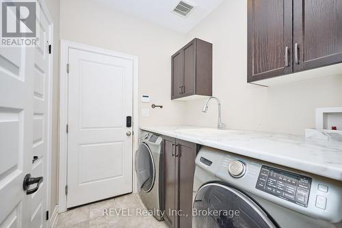 5 Cinnamon Street, Thorold (Rolling Meadows), ON - Indoor Photo Showing Laundry Room