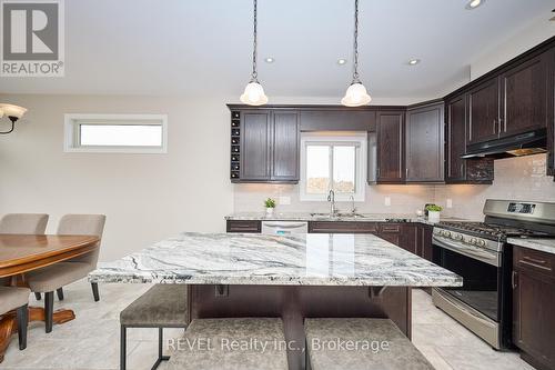 5 Cinnamon Street, Thorold (Rolling Meadows), ON - Indoor Photo Showing Kitchen With Upgraded Kitchen