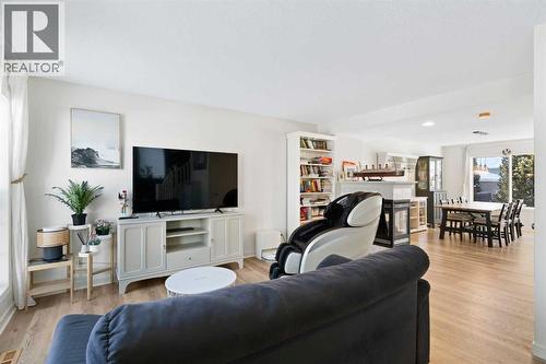393 Tuscany Valley View Nw, Calgary, AB - Indoor Photo Showing Living Room