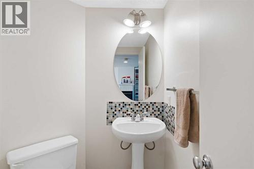 393 Tuscany Valley View Nw, Calgary, AB - Indoor Photo Showing Bathroom