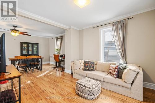 487 Clarence Street, North Dundas, ON - Indoor Photo Showing Living Room