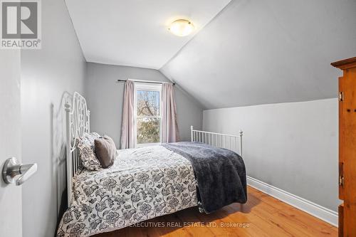 487 Clarence Street, North Dundas, ON - Indoor Photo Showing Bedroom