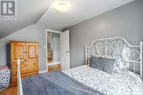 487 Clarence Street, North Dundas, ON - Indoor Photo Showing Bedroom