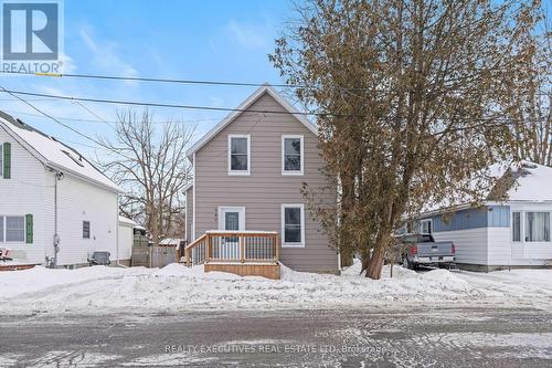 487 Clarence Street, North Dundas, ON - Outdoor