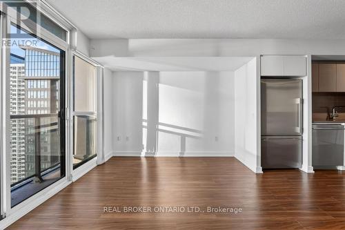 3105 - 85 Queens Wharf Road, Toronto, ON - Indoor