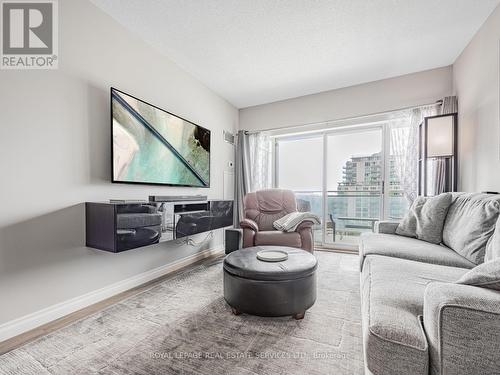 1029 - 600 Queens Quay W, Toronto, ON - Indoor Photo Showing Living Room