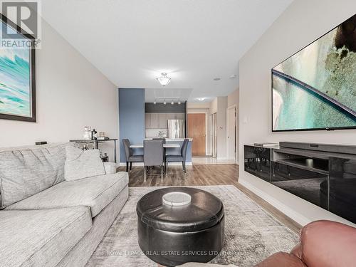 1029 - 600 Queens Quay W, Toronto, ON - Indoor Photo Showing Living Room