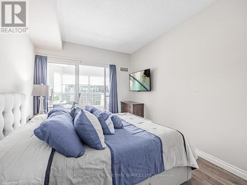 1029 - 600 Queens Quay W, Toronto, ON - Indoor Photo Showing Bedroom