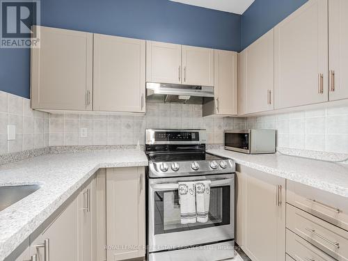 1029 - 600 Queens Quay W, Toronto, ON - Indoor Photo Showing Kitchen