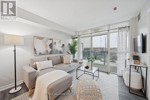 406 - 1600 Charles Street, Whitby, ON - Indoor Photo Showing Living Room