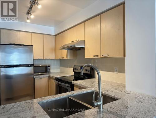 616 - 48 Suncrest Boulevard, Markham, ON - Indoor Photo Showing Kitchen With Double Sink With Upgraded Kitchen
