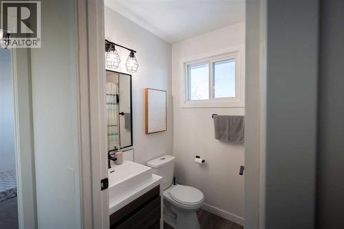 6223 Penedo Way Se, Calgary, AB - Indoor Photo Showing Bathroom