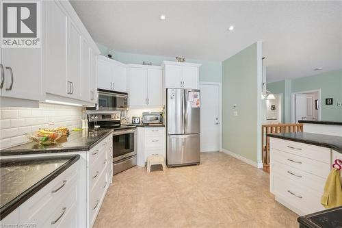 495 Alan Crescent, Woodstock, ON - Indoor Photo Showing Kitchen