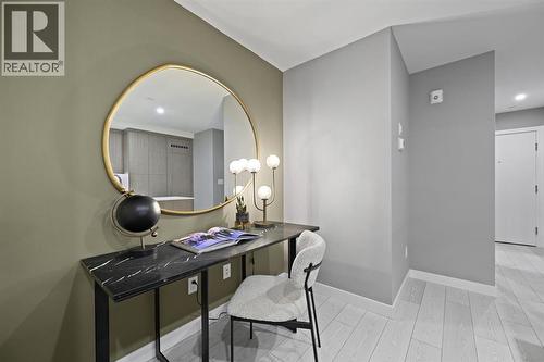 213, 310 15 Avenue Sw, Calgary, AB - Indoor Photo Showing Other Room