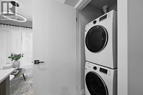 213, 310 15 Avenue Sw, Calgary, AB - Indoor Photo Showing Laundry Room