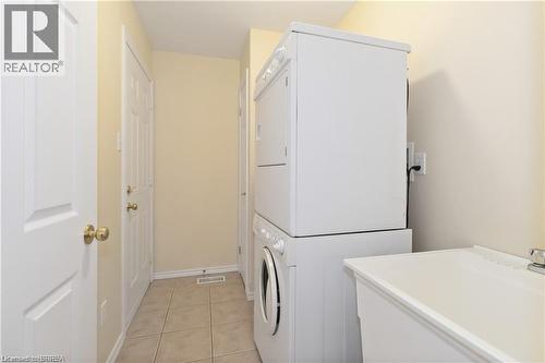 54 Glenwood Drive Unit# 15, Brantford, ON - Indoor Photo Showing Laundry Room
