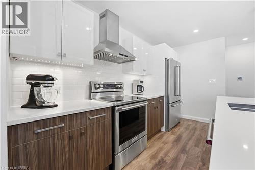 30 Allanton Boulevard, Brantford, ON - Indoor Photo Showing Kitchen With Upgraded Kitchen