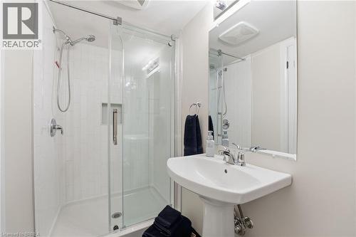 30 Allanton Boulevard, Brantford, ON - Indoor Photo Showing Bathroom