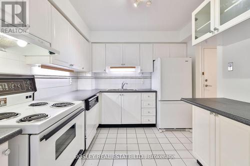 306 - 928 Millwood Road, Toronto, ON - Indoor Photo Showing Kitchen