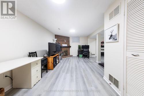 64 Flaming Roseway, Toronto, ON - Indoor