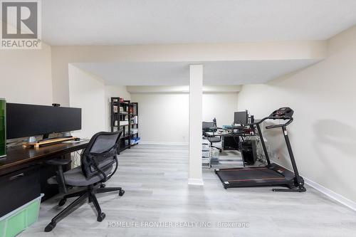 64 Flaming Roseway, Toronto, ON - Indoor