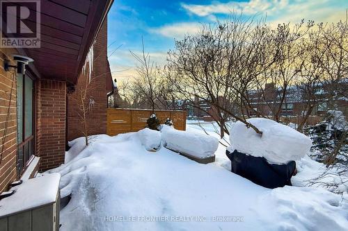 64 Flaming Roseway, Toronto, ON - Outdoor