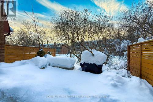 64 Flaming Roseway, Toronto, ON - Outdoor