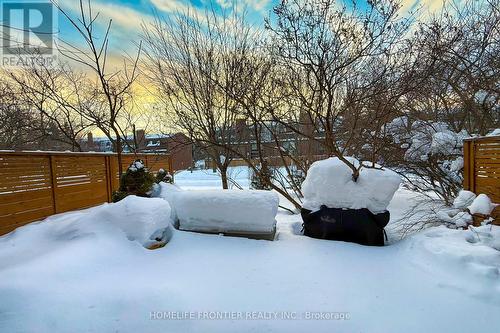 64 Flaming Roseway, Toronto, ON - Outdoor