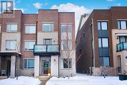 16 HOLLYHOCK COURT  Toronto, ON M3B 0B4