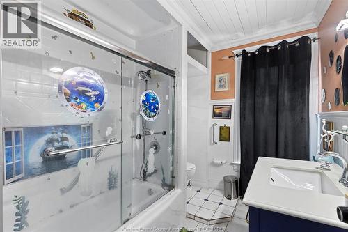 1232 Janette, Windsor, ON - Indoor Photo Showing Bathroom