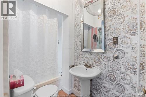 1232 Janette, Windsor, ON - Indoor Photo Showing Bathroom