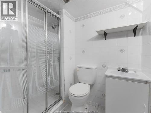 26 Lutsch Avenue, Leamington, ON - Indoor Photo Showing Bathroom