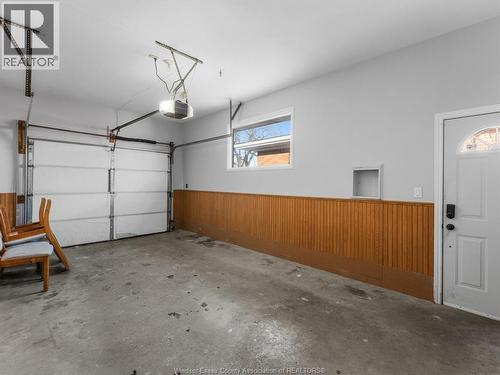26 Lutsch Avenue, Leamington, ON - Indoor Photo Showing Garage