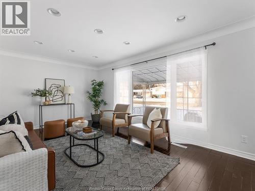 26 Lutsch Avenue, Leamington, ON - Indoor Photo Showing Living Room