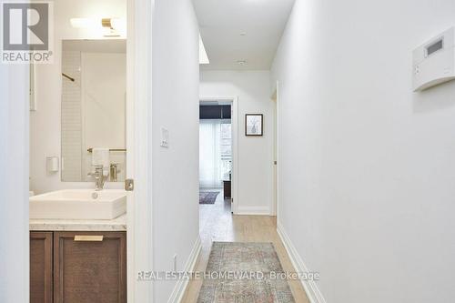 201 - 2 Bellefair Avenue, Toronto, ON - Indoor Photo Showing Bathroom