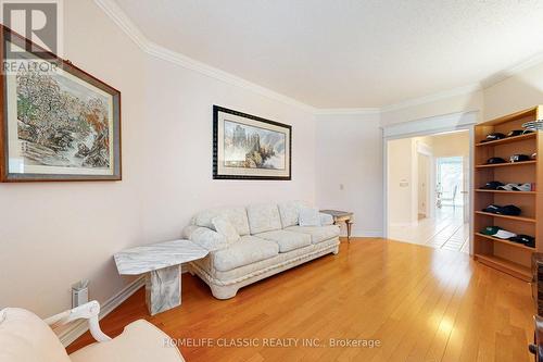 50 Oakhurst Drive, Vaughan, ON - Indoor Photo Showing Living Room