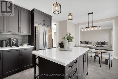 36 Felhazi Trail, Essa, ON - Indoor Photo Showing Kitchen With Upgraded Kitchen