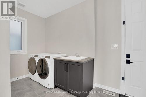 36 Felhazi Trail, Essa, ON - Indoor Photo Showing Laundry Room