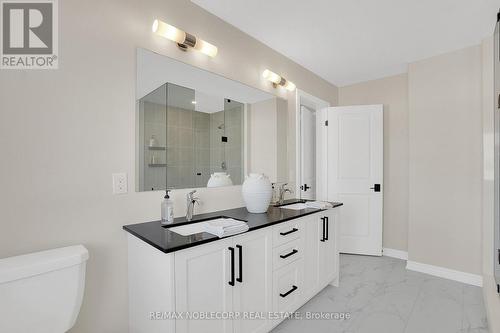 36 Felhazi Trail, Essa, ON - Indoor Photo Showing Bathroom