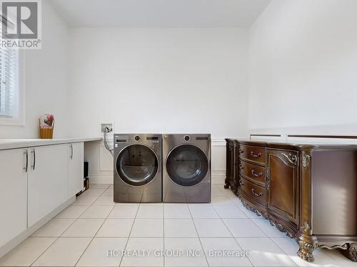 99 Coon'S Road, Richmond Hill, ON - Indoor Photo Showing Laundry Room