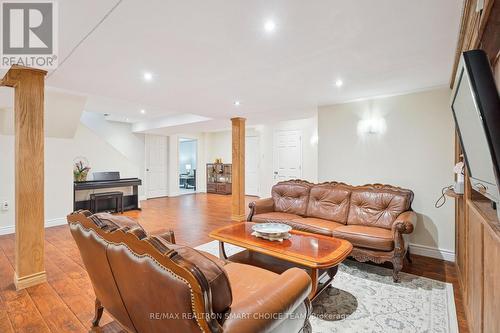 117 Miller Drive, Barrie, ON - Indoor Photo Showing Living Room